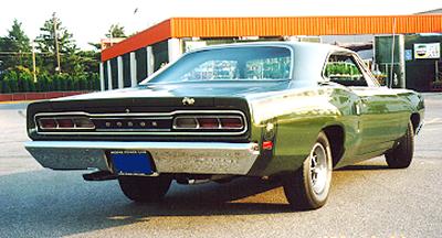 1969_Dodge_Coronet_Superbee_Rob_LeftRear.jpg (22709 bytes)