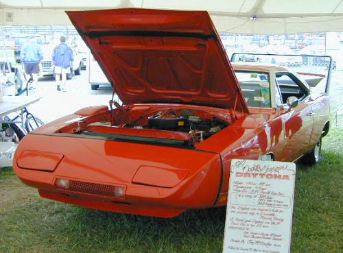 B-1969_Dodge_Daytona_LeftFront.jpg (38204 bytes)