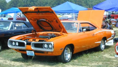 B-1970_Dodge_Coronet_SuperBee_LeftFront.jpg (33497 bytes)