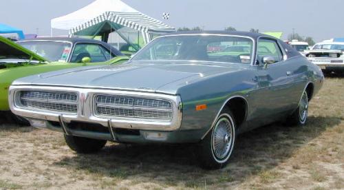 B-1971_Dodge_Charger2_LeftFront.jpg (26123 bytes)