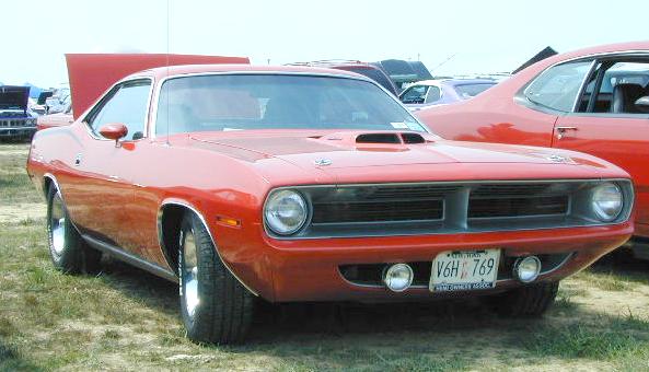 E-1970_Plymouth_Cuda2_RightFront.jpg (38378 bytes)