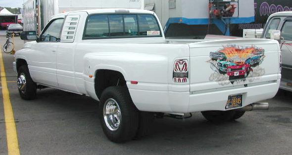 Truck-1990's_Dodge_Ram2-LeftRear.jpg (31651 bytes)